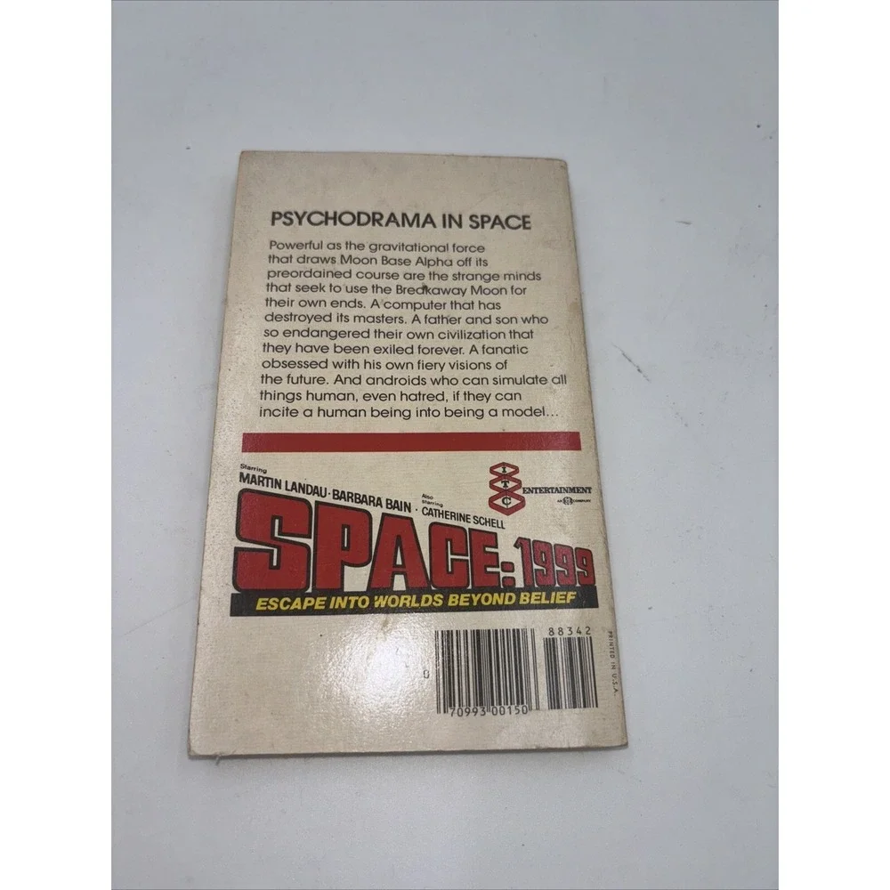 Space: 1999 Year 2, #2. Edge of the Infinite  by Michael Butterworth (1977, pb)